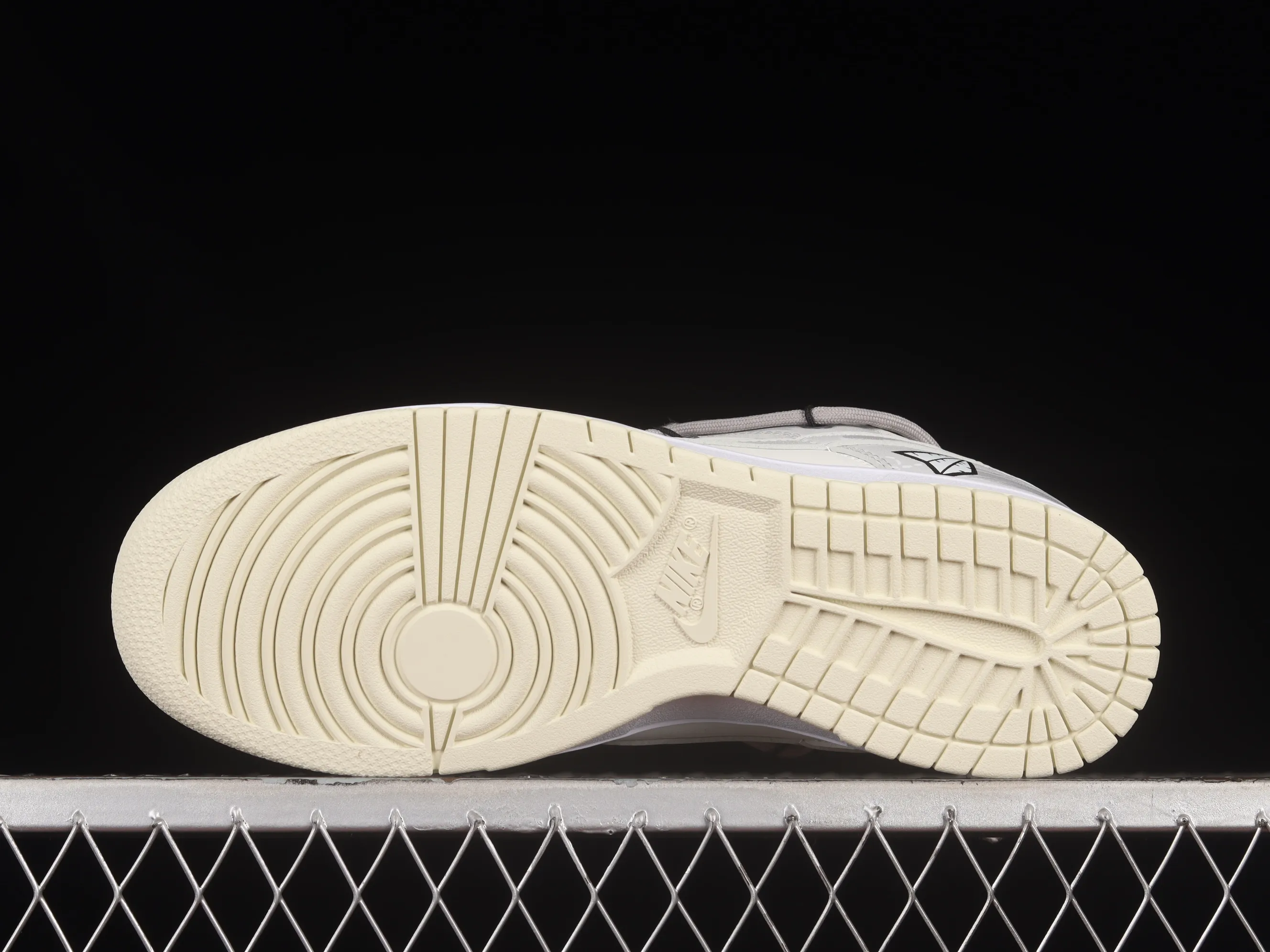 All Categories Nk SB Dunk Series Nk SB Dunk Low Low-top Sneakers Nk Dunk Low Retro "Coconut Milk" Vibe Wind Distressed Paper Plane Travel Graffiti Customized Deconstructed Strap Casual Sneakers DJ6188-100